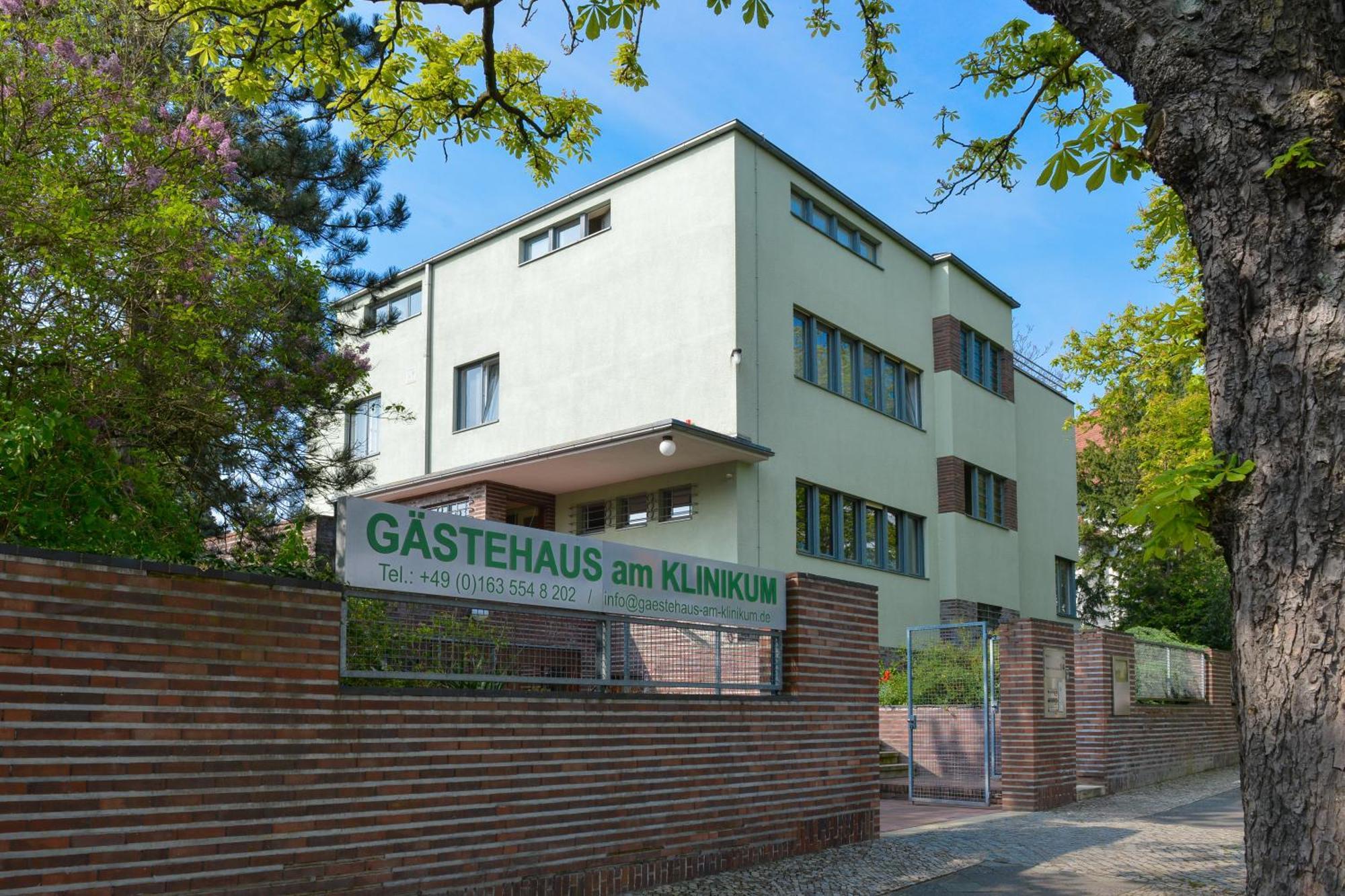 Gaestehaus Am Klinikum Галль Экстерьер фото